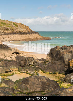 Affioramenti rocciosi a Porthgwidden Beach, St Ives, Cornwall. Foto Stock