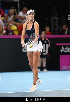 Katie Boulter (Gran Bretagna). La gomma 2. Gran Bretagna v Kazakistan. World Group II play off in BNP Paribas Fed Cup. Casella di rame arena. Queen Elizabeth Olympic Park. Stratford. Londra. Regno Unito. 20/04/2019. Foto Stock