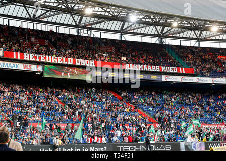 Rotterdam, Paesi Bassi. Xx Apr, 2019. Rotterdam, Paesi Bassi. Xx Apr, 2019. ROTTERDAM, 20-04-2019, stadio De Kuip, olandese Calcio, Eredivisie, stagione 2018/2019. AZ tifosi sulle tribune durante la partita Feyenoord vs AZ Credito: Pro scatti/Alamy Live News Credito: Pro scatti/Alamy Live News Foto Stock
