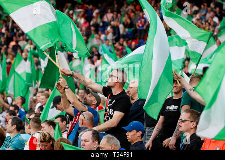 Rotterdam, Paesi Bassi. Xx Apr, 2019. Rotterdam, Paesi Bassi. Xx Apr, 2019. ROTTERDAM, 20-04-2019, stadio De Kuip, olandese Calcio, Eredivisie, stagione 2018/2019. Feyenoord tifosi sulle tribune durante la partita Feyenoord vs AZ Credito: Pro scatti/Alamy Live News Credito: Pro scatti/Alamy Live News Foto Stock