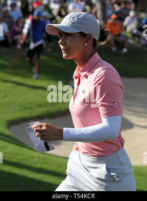 Hawaii, Stati Uniti d'America. Xx Apr, 2019. Azahara Munoz durante il round finale del LPGA LOTTE Chamionship al Ko Olina Golf Club di Kapolei, HI - Michael Sullivan/CSM Credito: Cal Sport Media/Alamy Live News Foto Stock