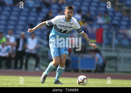 Roma, Italia. Xx Apr, 2019. 20.04.2019 Stadio Olimpico di Roma, Italia. SERIE A:FRANCESCO ACERBI in azione durante il campionato italiano di una partita tra SS Lazio vs Chievo Verona, punteggio 1-2 allo Stadio Olimpico di Roma. Credit: Indipendente Agenzia fotografica/Alamy Live News Foto Stock