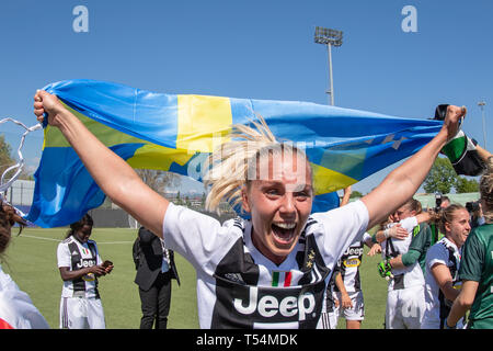 Verona, Italia. Xx Apr, 2019. Hilda Petronella Ekroth ( Juventus ) durante il presagio Italiana s Serie A" corrispondono tra Hellas Verona donne 0-3 Juventus a Olivieri Stadium il 20 aprile 2019 a Verona, Italia. Credito: Maurizio Borsari/AFLO/Alamy Live News Credito: Aflo Co. Ltd./Alamy Live News Foto Stock