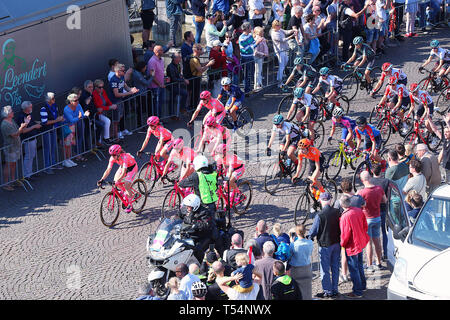 Berg en Terblijt, Paesi Bassi. Xxi Aprile, 2019. ciclismo, Amstel Gold Race, il Signore in Amstel Gold Race 2019 hanno iniziato a credito: Pro scatti/Alamy Live News Foto Stock