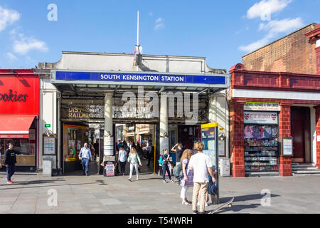 La stazione della metropolitana di South Kensington, Pelham St, South Kensington, Royal Borough di Kensington e Chelsea, Greater London, England, Regno Unito Foto Stock