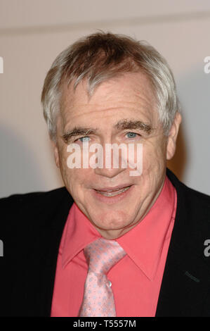 LOS ANGELES, CA. Dicembre 08, 2005: Attore Brian Cox presso il Los Angeles premiere del suo nuovo film Match Point. © 2005 Paul Smith / Featureflash Foto Stock