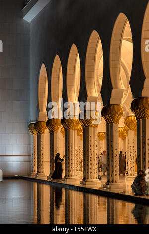 Emirati Arabi, Abu Dhabi Sheikh Zayed Grande moschea Foto Stock