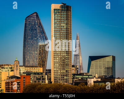 Lo skyline di Londra South Bank compresa la Oxo Tower, South Bank Tower, uno Blackfriars e la Shard Foto Stock