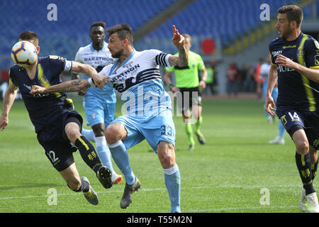 Roma, Italia. Xx Apr, 2019. Presso lo Stadio Olimpico di Roma, Chievo Verona beat Lazio 2-1 Credito: Paolo Pizzi/Pacific Press/Alamy Live News Foto Stock