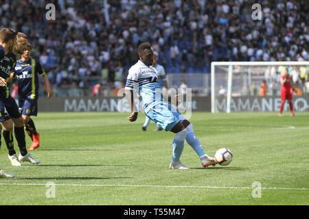 Roma, Italia. Xx Apr, 2019. Presso lo Stadio Olimpico di Roma, Chievo Verona beat Lazio 2-1 Credito: Paolo Pizzi/Pacific Press/Alamy Live News Foto Stock