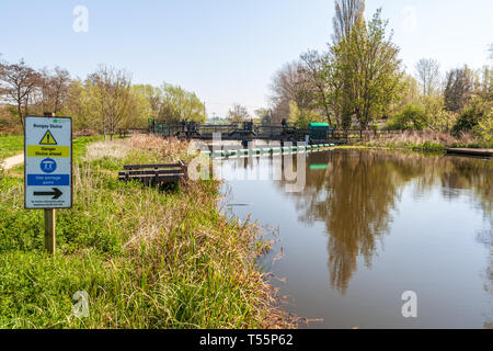 Falcon prato bungay waveney fiume in canoa il punto di portage Foto Stock