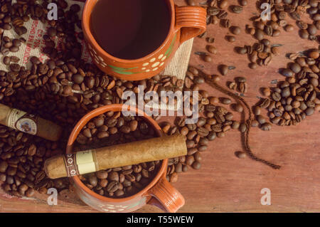 Caffè e sigari da San Andres Tuxtla a Veracruz, Messico Foto Stock