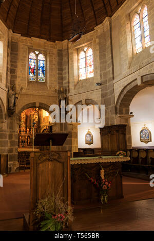 Barfleur, Francia - 29 agosto 2018: Interno della chiesa di San Nicola in Barfleur. Normandia Francia Foto Stock