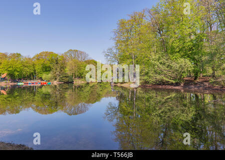 Krefeld - Vista Deuss-Temple a City Park in primavera, Nord Reno Westpalia, Germania, Krefeld, 20.04.2019 Foto Stock