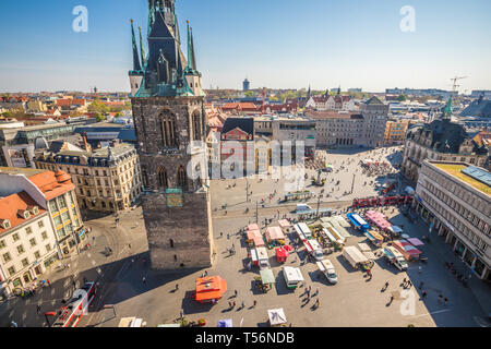 La piazza della città vecchia a Halle Saale in Germania Foto Stock