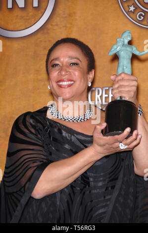 LOS ANGELES, CA. 29 gennaio 2006: S. Epatha Merkerson al 12th Annual Screen Actors Guild Awards presso lo Shrine Auditorium di Los Angeles. © 2006 Paul Smith / Featureflash Foto Stock