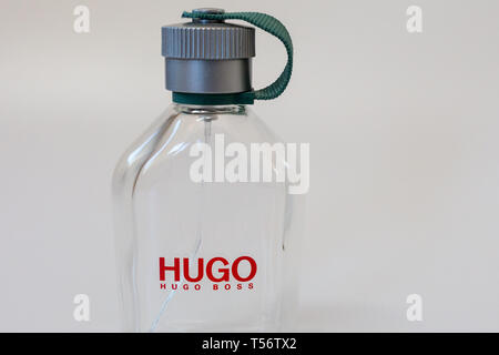 Hugo Boss uomini dopo la rasatura Foto Stock