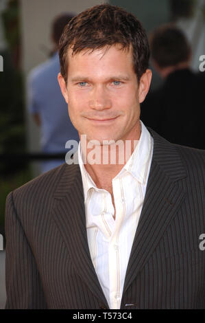 LOS ANGELES, CA. Giugno 13, 2006: Attore DYLAN WALSH al mondo premiere, a Hollywood, del suo nuovo film "Il Lake House". © 2006 Paul Smith / Featureflash Foto Stock