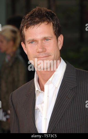 LOS ANGELES, CA. Giugno 13, 2006: Attore DYLAN WALSH al mondo premiere, a Hollywood, del suo nuovo film "Il Lake House". © 2006 Paul Smith / Featureflash Foto Stock