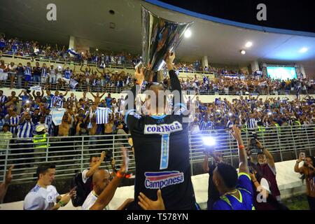AL - Maceio - 04/21/2019 - Alagoano 2019, CRB x CSA - CSA Player João Carlos celebra con ventole a re Pele Stadium per stato di campionato 2019. Foto: Itawi Albuquerque / AGIF Foto Stock