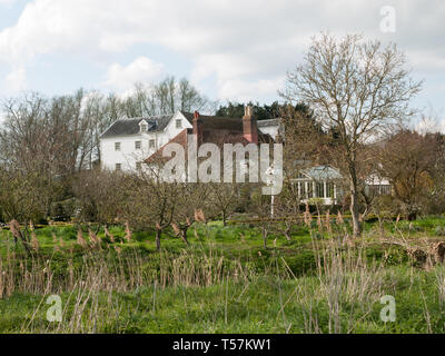 Bures Mill House grand vecchio edificio della bellissima natura; Bures; Suffolk; Inghilterra; Regno Unito Foto Stock