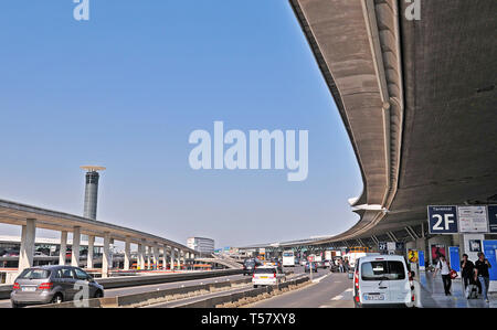 Il terminale 2 F, Roissy Charles de Gaulle aeroporto internazionale, Parigi, Francia Foto Stock