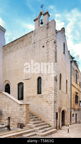 Trani, Puglia / Italia - 2014/08/24: Sinagoga Scolanova - sinagoga medievale di Trani comunità ebraica in Via Scola Nova street nel centro storico q Foto Stock