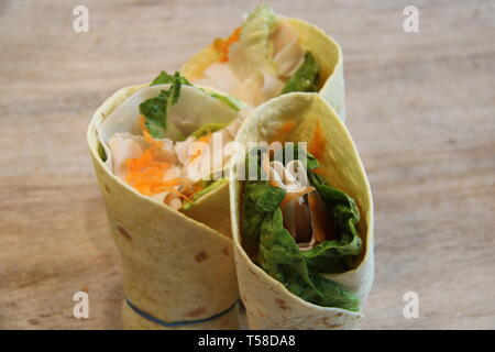 Esegue il wrapping di Zutaten Gemüse Salat Foto Stock