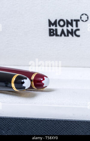 Winneconne, WI - 17 Aprile 2019: Una Mont blanc penna stilografica su un sfondo isolato Foto Stock