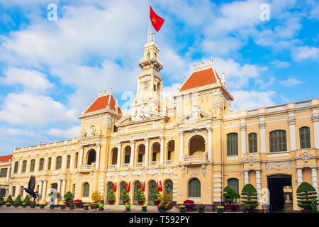 Hotel de Ville, (1901 - 1908) un neo-barocco francese edificio di architettura all'estremità nord di Nguyen Hue Boulevard Città di Ho Chi Minh, Vietnam Foto Stock