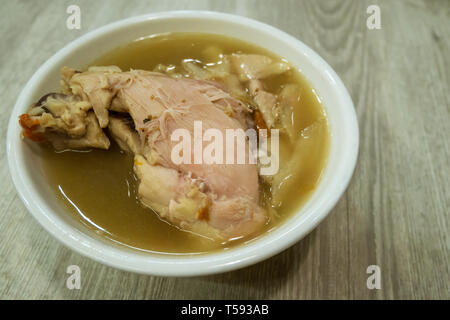 Pollo cinese zuppa a base di erbe Foto Stock