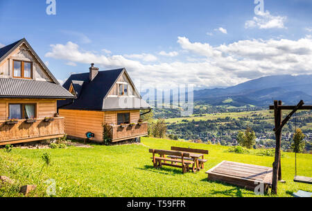 ZAKOPANE, Polonia - 16 settembre 2018: estate panorama di montagne Tatry, frazioni di Zakopane città, Polonia meridionale Foto Stock