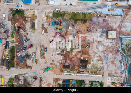 Vista aerea del cantiere lavorando su di esso la fondazione. Foto Stock