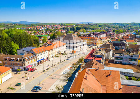 Croazia, città od Daruvar, la piazza principale della città, il panorama dal, drone Foto Stock