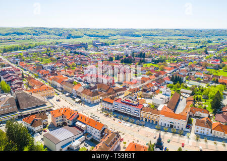 Croazia, città od Daruvar, la piazza principale della città, il panorama dal, drone Foto Stock