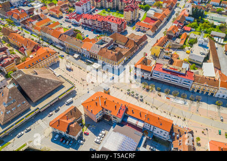 Croazia, città od Daruvar, la piazza principale della città, il panorama dal, drone Foto Stock