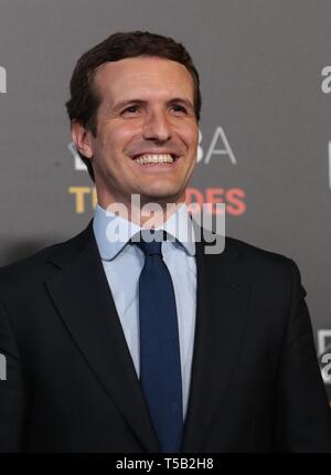 Madrid, Spagna; 22/04/2019. Dibattito elettorale dei quattro principali candidati per la presidenza della Spagna il prossimo 28 abril ((28A). Pablo Casado Partito Popolare (PP) arrivo alla televisione spagnola studios (RTVE) Foto: Juan Carlos Rojas/Picture Alliance | Utilizzo di tutto il mondo Foto Stock