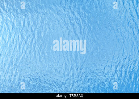 Mare blu superficie vista dall'alto. Texture acqua e sfondo Foto Stock