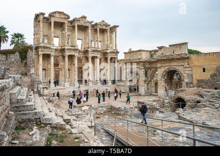 La biblioteca di Celso a Efeso Izmir, in Turchia. Foto Stock