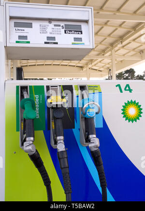 La stazione di benzina pompe a stazione di servizio BP su Apollo Drive, Rosedale, Auckland, Nuova Zelanda sabato 5 maggio 2007 Foto Stock