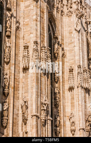 I dettagli del Duomo di Milano esterno Foto Stock