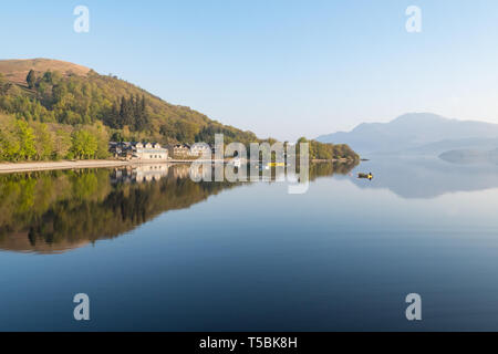 Inizio mattina di primavera - Luss, Loch Lomond Scozia, Regno Unito Foto Stock