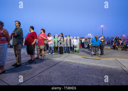 Stan Brock e la zona remota Medical trattare circa 1000 pazienti durante una 2 giorni di sessione in Atene Foto Stock