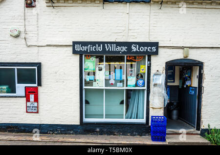 Villaggio Worfireld negozi sulla strada principale del villaggio di Worfield, Shropshire, Regno Unito Foto Stock