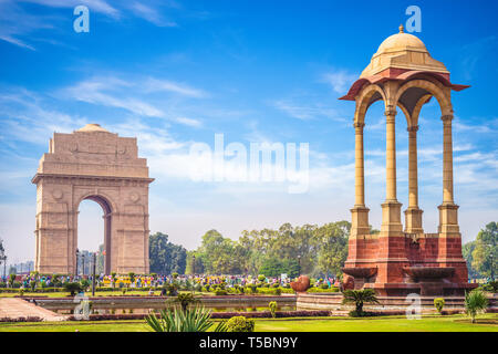 Tettoia e India Gate in New Delhi, India Foto Stock