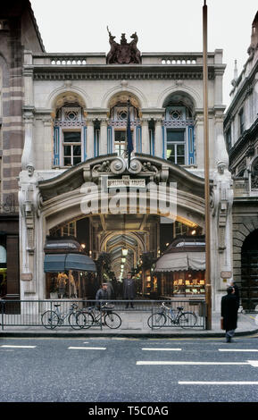 Il Burlington Arcade, London, England, Regno Unito Foto Stock