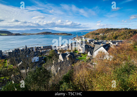 Vista su Oban, dalla Torre Mccaigs Foto Stock