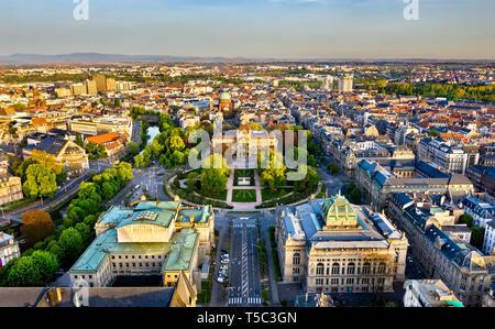 Teatro Nazionale di Strasburgo, Palais du Rhin e Biblioteca Nazionale e Universitaria sulla Place de la Republique a Strasburgo, Francia Foto Stock