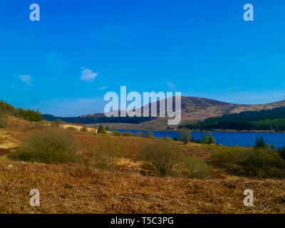 Loch Doon, un lago scozzese di acqua dolce, Carrick, Dumfries e Galloway, Scozia, Europa Foto Stock