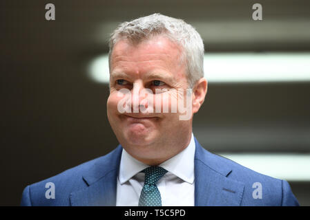 Tory MP Christopher Davies arrivando a Westminster Magistrates' Court dove è stato multato £ 1500 ed ordinato per effettuare 50 ore di servizio comunitario per la presentazione di due spese false fatture per il paesaggio fotografie per decorare il suo nuovo ufficio. Foto Stock